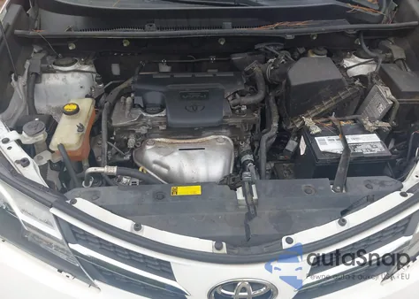 2015 Toyota Rav4 Xle z USA, uszkodzony, nr VIN 2T3WFREV2FW138001